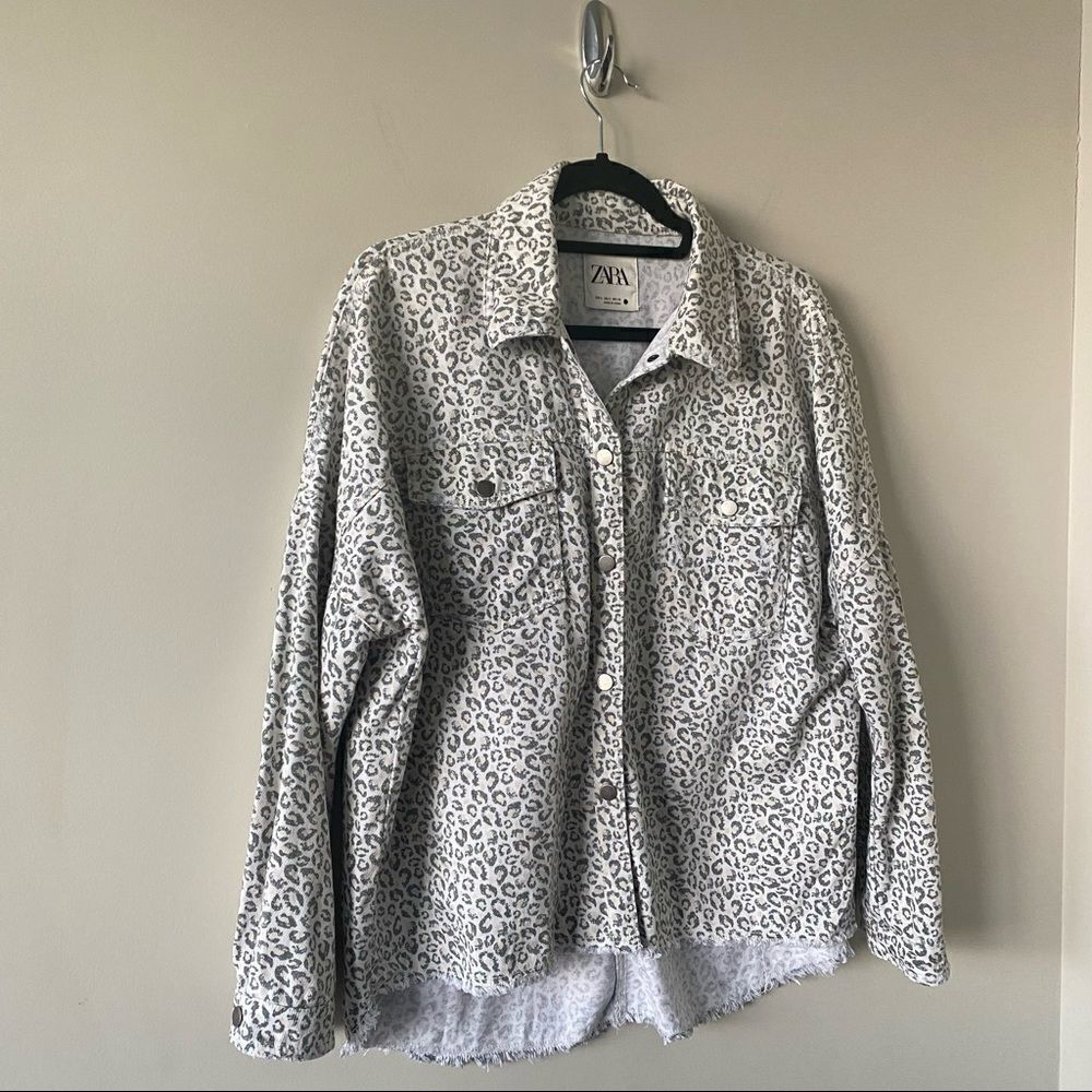 ZARA-OVERSIZED Animal Print Button Down Denim Top (Size:Small) - Picture 5 of 8